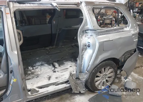 2015 Toyota Sienna Xle 7 Passenger z USA, uszkodzony, nr VIN 5TDDK3DC1FS119408